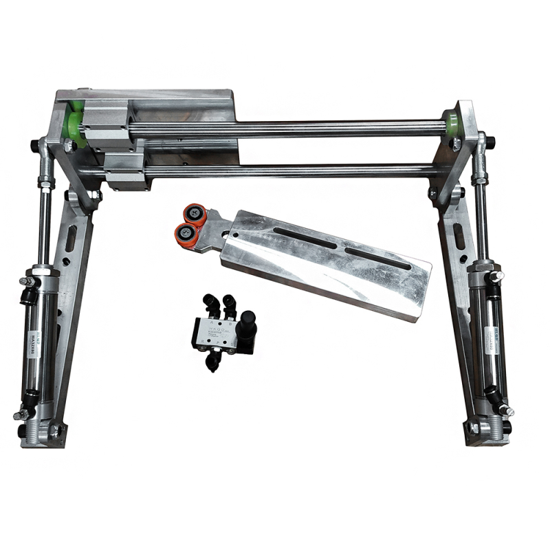Narrow workpiece feeder for edge banding machine