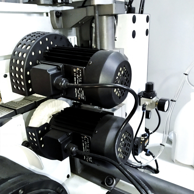 Polishing assembly for edge banding machines