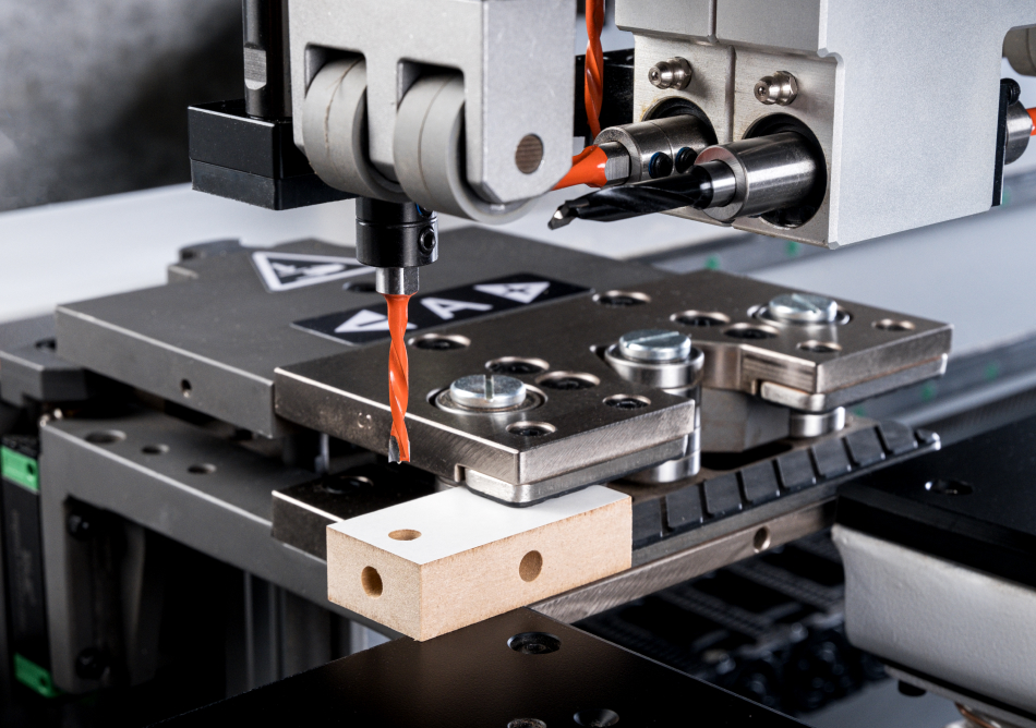 Minimum workpiece size: 35×70 mm