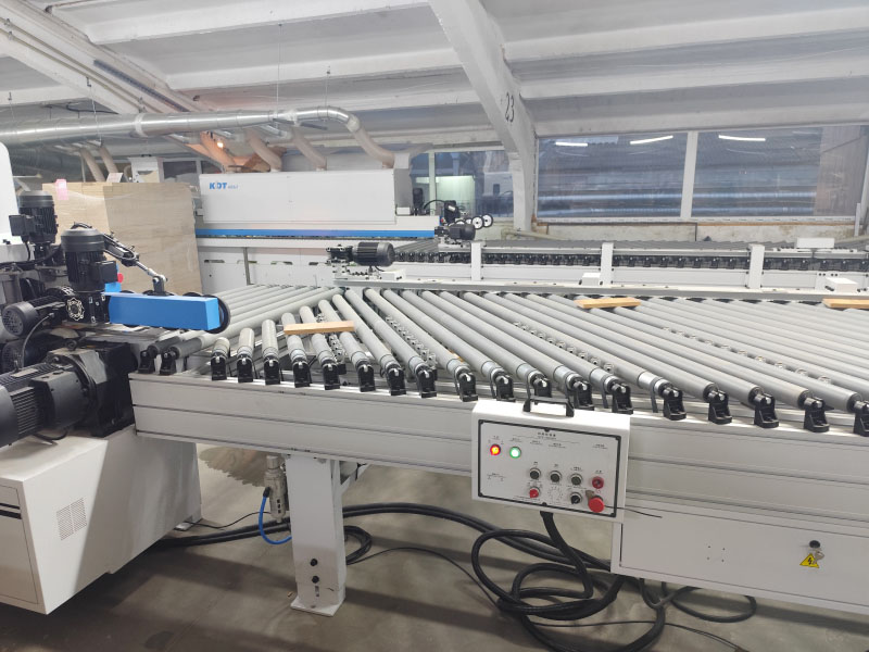 Automated four-side edge-banding station