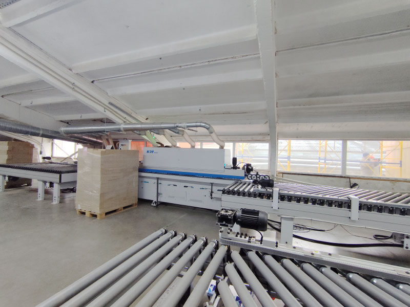 Automated four-side edge-banding station
