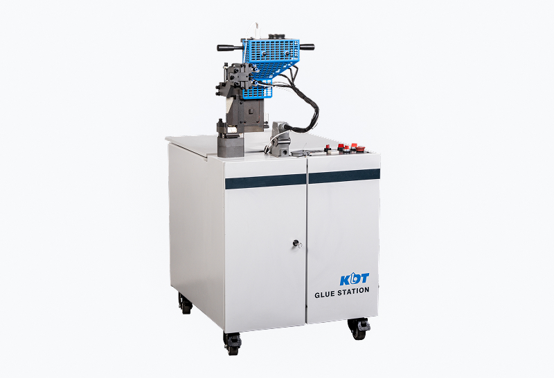 Multifunctional station for cleaning and storing glue units KDT 88S