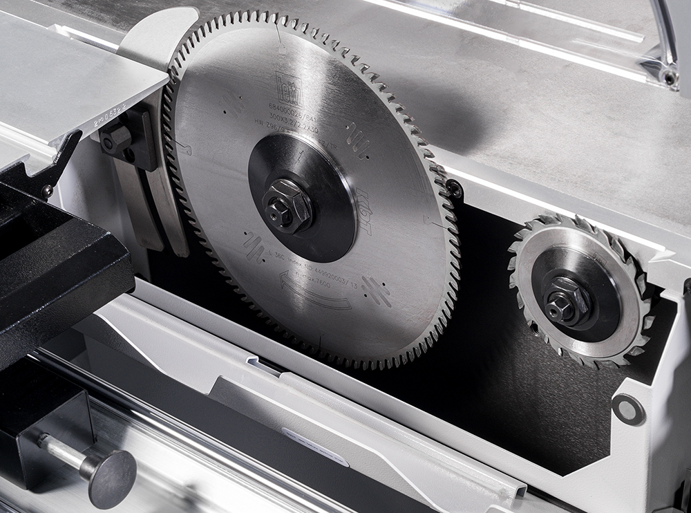 saw unit with separate motors