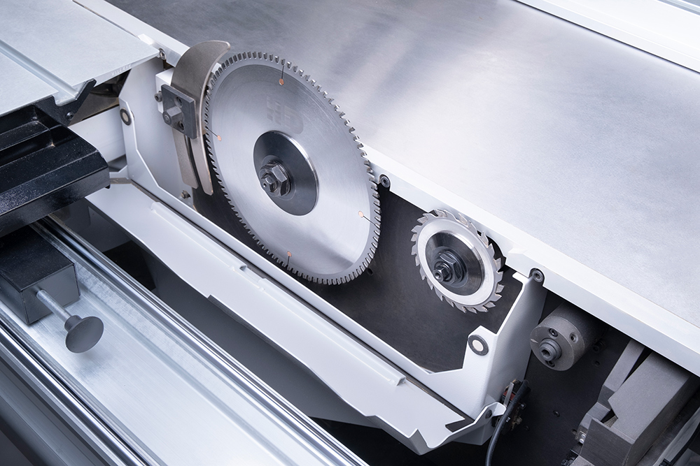 saw unit with separate motors