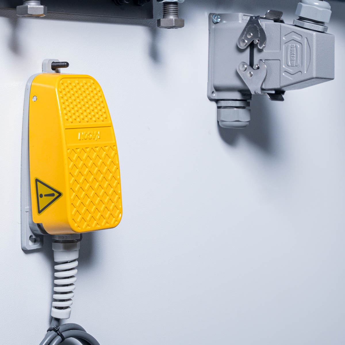 trimming pedal