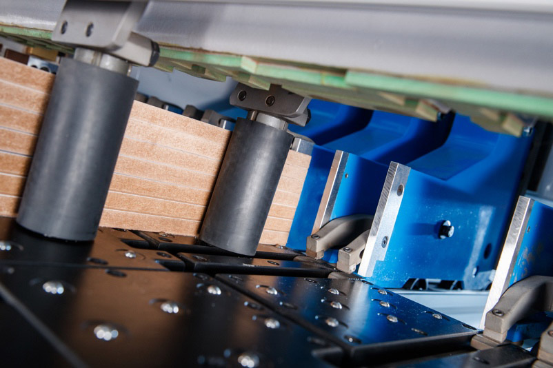 side clamps for workpiece alignment