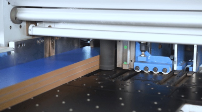 side clamps for workpiece alignment